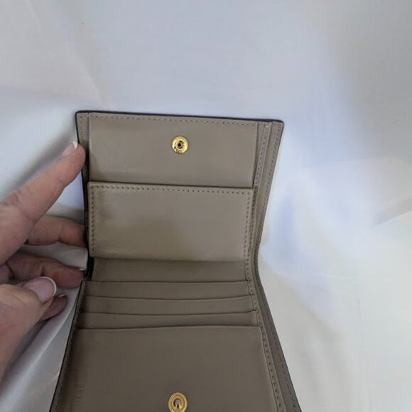 Fendi Neutral Leather F Bifold Wallet - Picture 3 of 10